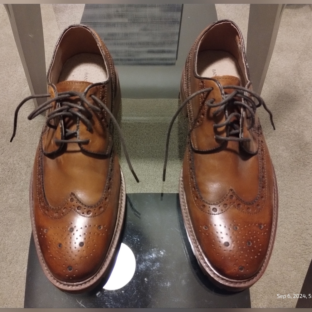 Banana Republic Wingtip Oxfords